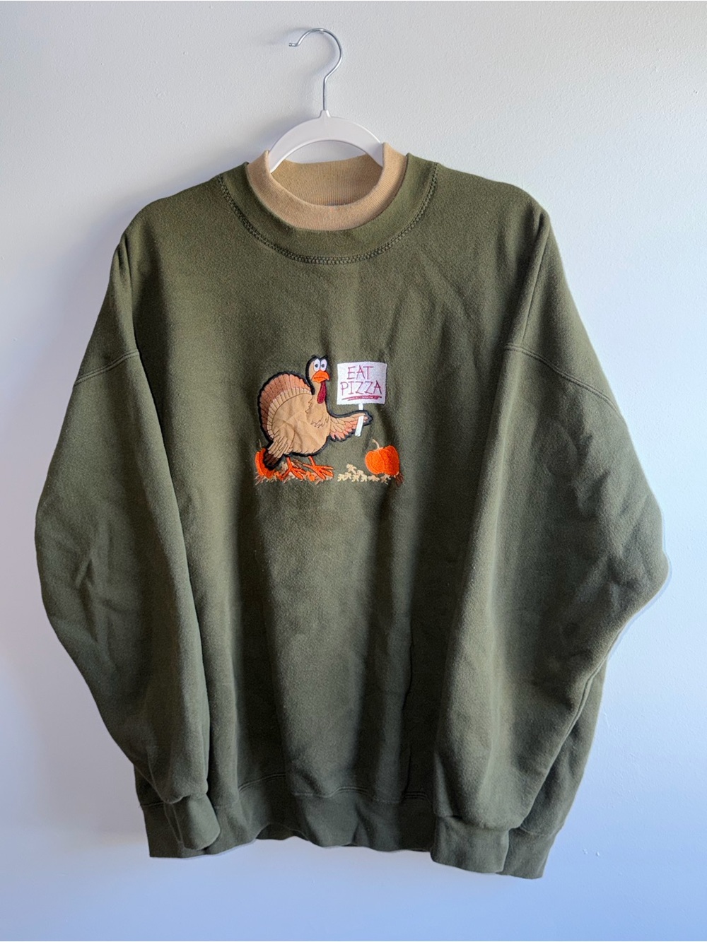 Vtg Thanksgiving Turkey with Sign Eat Pizza Green and Tan Pullover